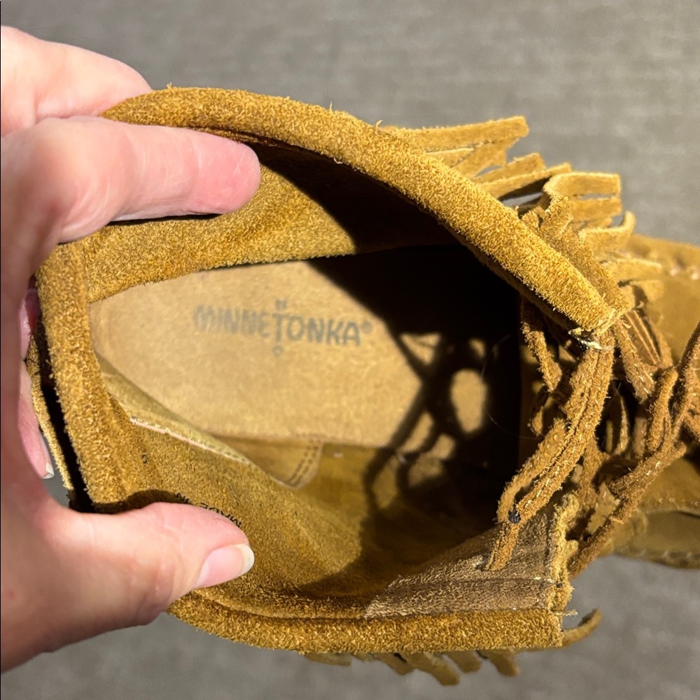 Minnetonka Tan Suede Moccasin Boots Women’s sz 9 - Picture 7 of 12
